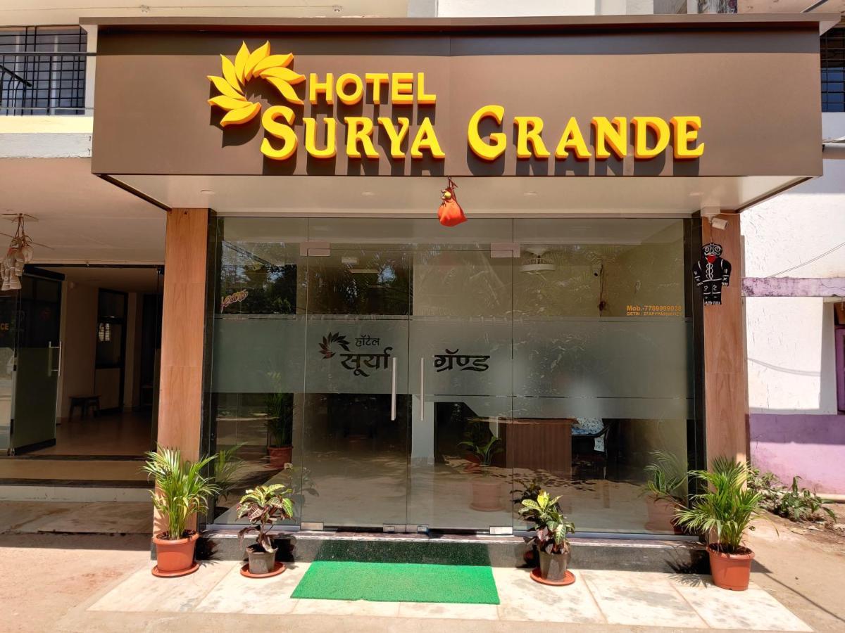 Hotel Surya Grande Kudal  Екстер'єр фото
